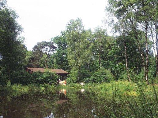 Huisje aan het water