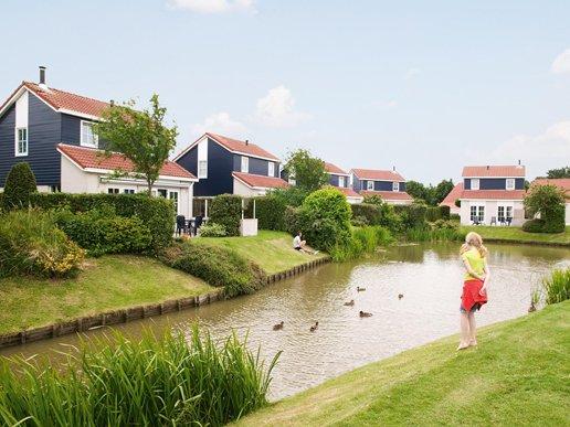 Sfeer huisjes aan het water