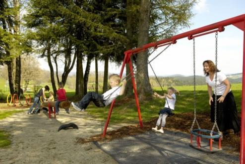 Spelen in de speeltuin
