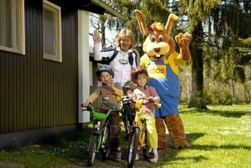Koos konijn bij de bungalow